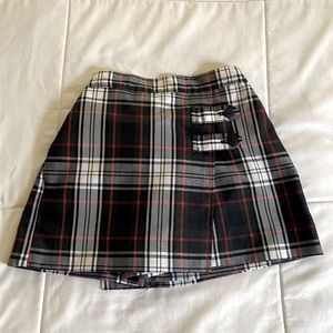 Dennis by Dennis Basso school uniform skirt, Size: G3, plaid VERY dark blue. EUC